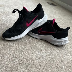 Women’s Nike sneakers